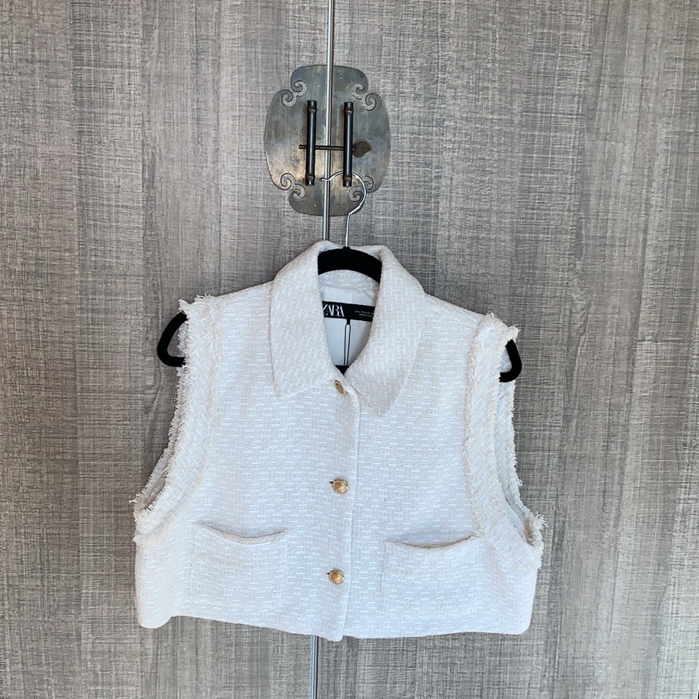 Zara - Textured Frayed Vest‎
